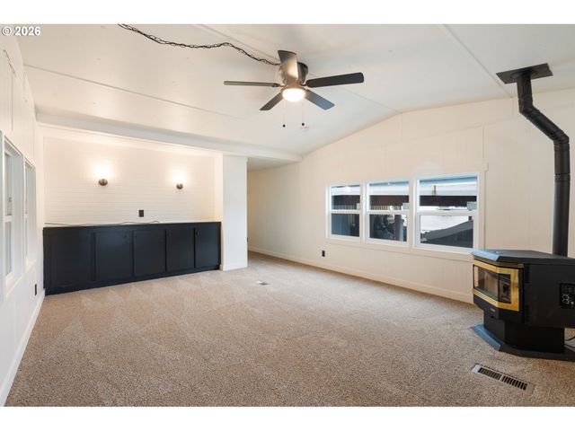 15130 S MAPLELANE Rd 50, Oregon City, OR 97045