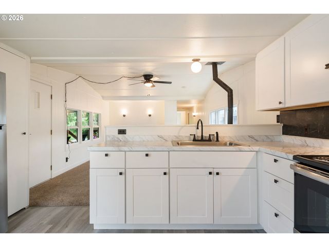 15130 S MAPLELANE Rd 50, Oregon City, OR 97045