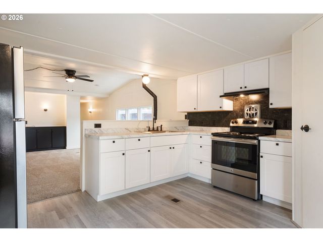 15130 S MAPLELANE Rd 50, Oregon City, OR 97045