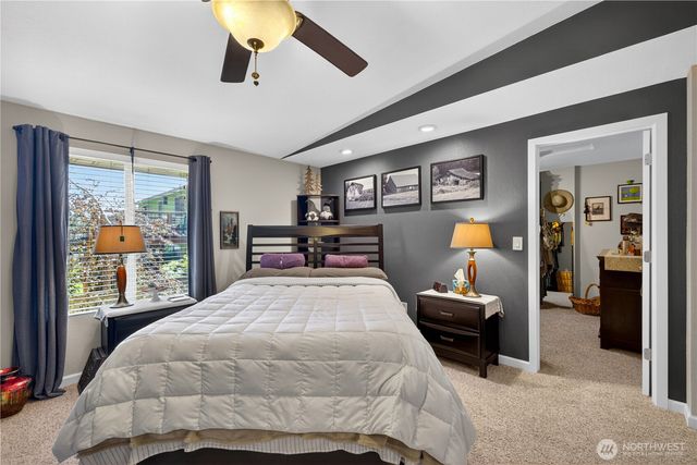 2452 Hemenway Place, Oak Harbor, WA 98277