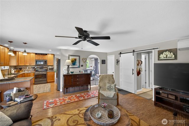 2452 Hemenway Place, Oak Harbor, WA 98277