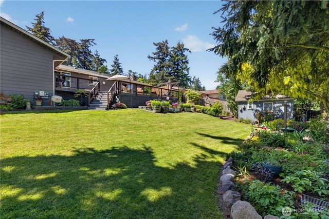 2452 Hemenway Place, Oak Harbor, WA 98277