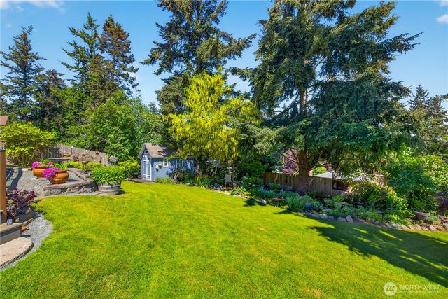 2452 Hemenway Place, Oak Harbor, WA 98277