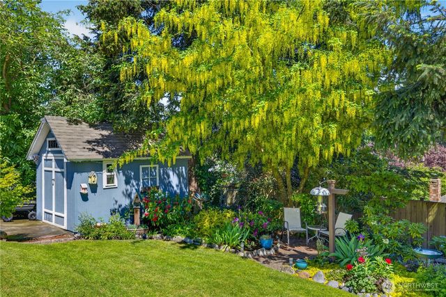 2452 Hemenway Place, Oak Harbor, WA 98277