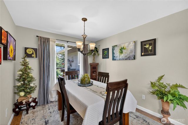 2452 Hemenway Place, Oak Harbor, WA 98277