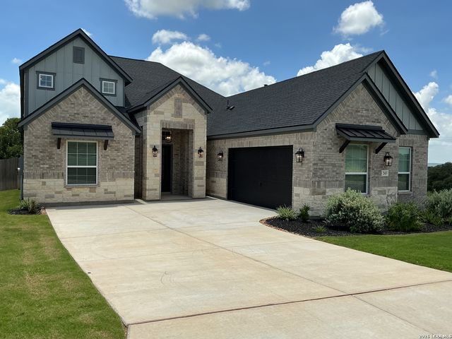 243 Wisteria View, Castroville, TX 78009