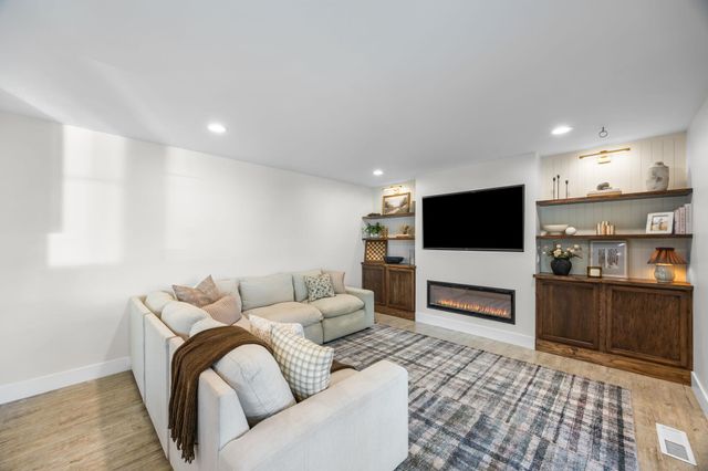 721 Shawnee Ln, San Jose, CA 95123