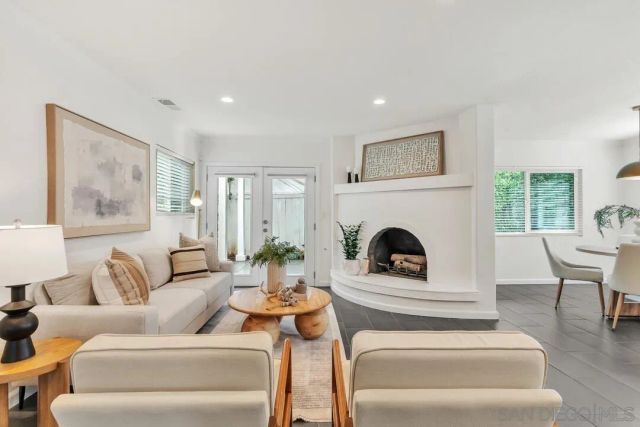 2167 Sunset Dr, Escondido, CA 92025