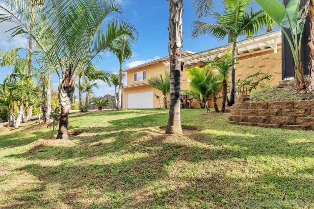 2167 Sunset Dr, Escondido, CA 92025