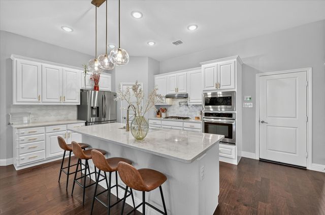 669 Harris Ridge Drive, Arlington, TX 76002