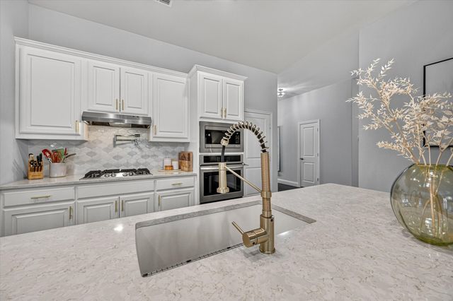 669 Harris Ridge Drive, Arlington, TX 76002