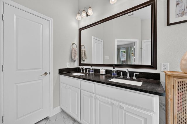 669 Harris Ridge Drive, Arlington, TX 76002