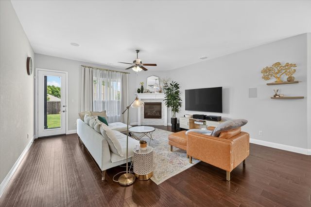 669 Harris Ridge Drive, Arlington, TX 76002