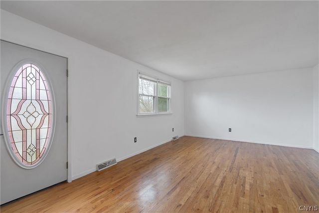 111 Bonnie Drive, Geddes, NY 13209