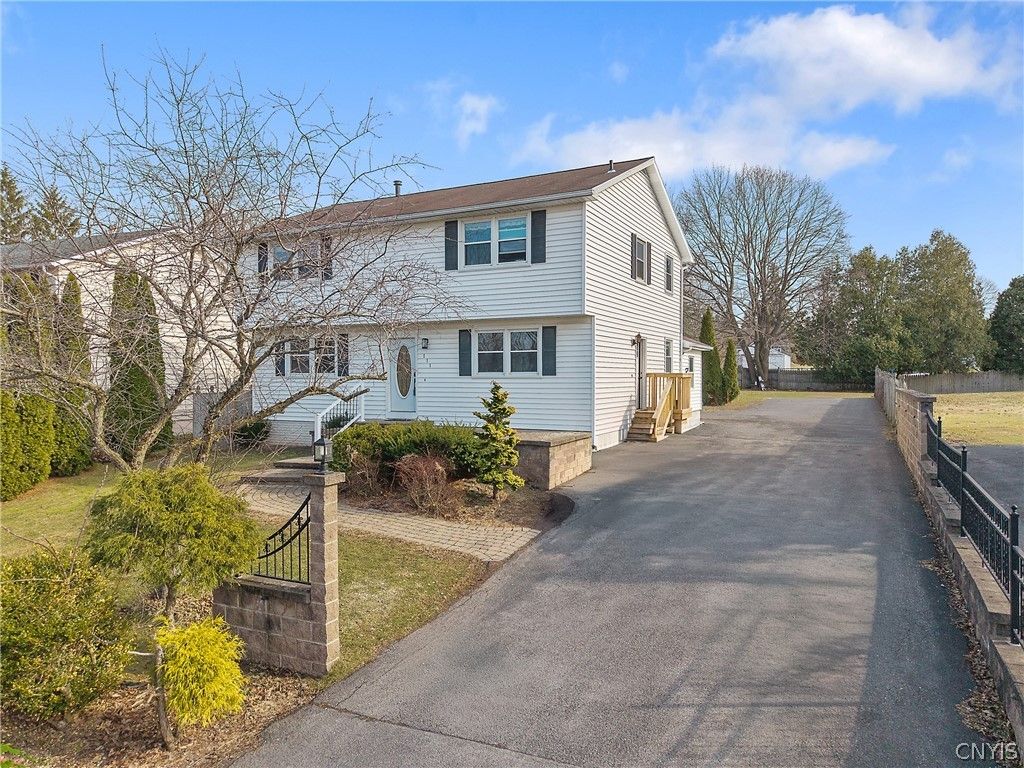 111 Bonnie Drive, Geddes, NY 13209