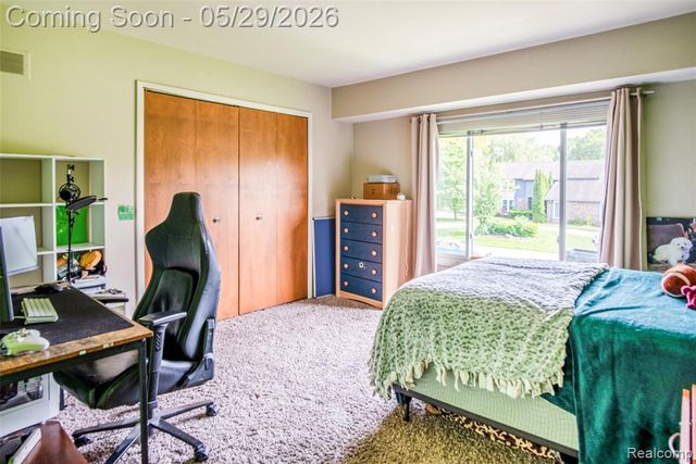 2930 Brentwood Road, West Bloomfield, MI 48323