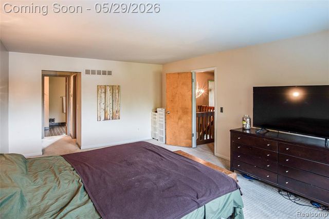 2930 Brentwood Road, West Bloomfield, MI 48323