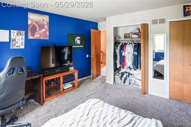 2930 Brentwood Road, West Bloomfield, MI 48323