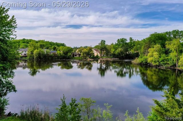 2930 Brentwood Road, West Bloomfield, MI 48323