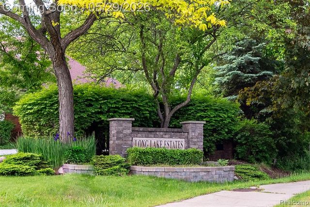 2930 Brentwood Road, West Bloomfield, MI 48323