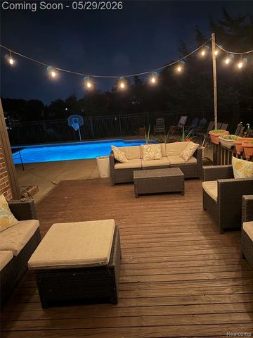 2930 Brentwood Road, West Bloomfield, MI 48323