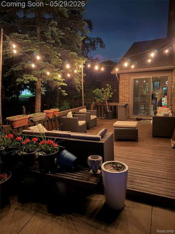 2930 Brentwood Road, West Bloomfield, MI 48323