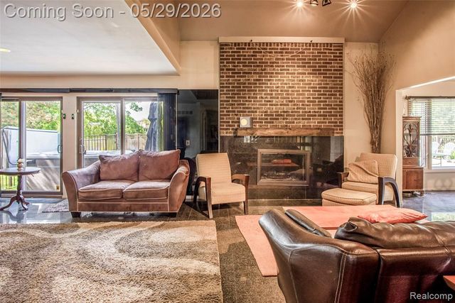 2930 Brentwood Road, West Bloomfield, MI 48323