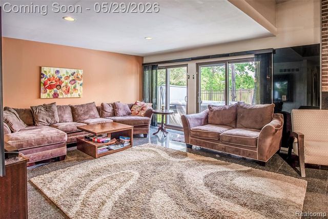 2930 Brentwood Road, West Bloomfield, MI 48323