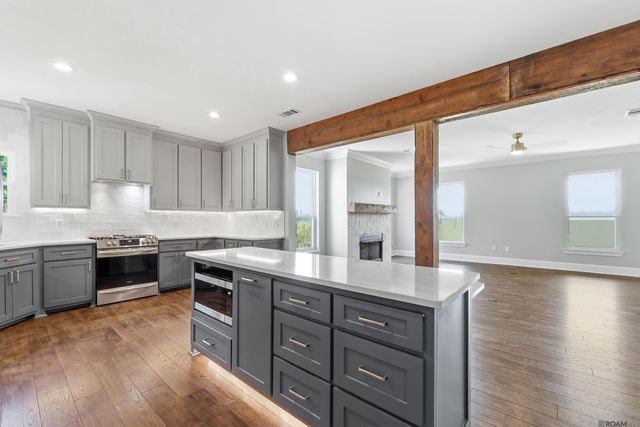 21915 Plank Rd, Zachary, LA 70791
