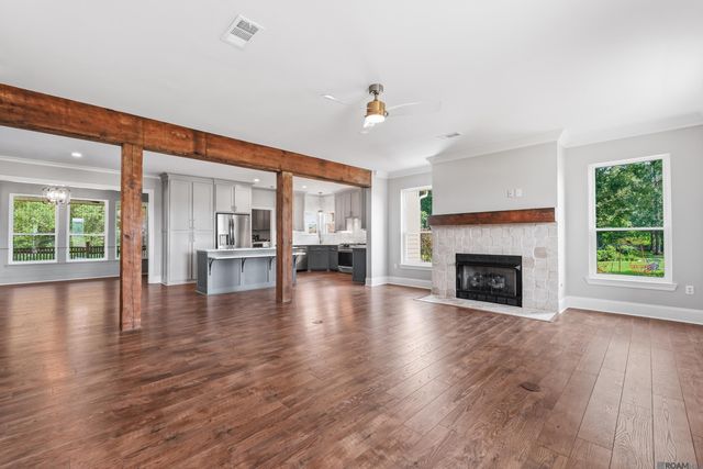 21915 Plank Rd, Zachary, LA 70791