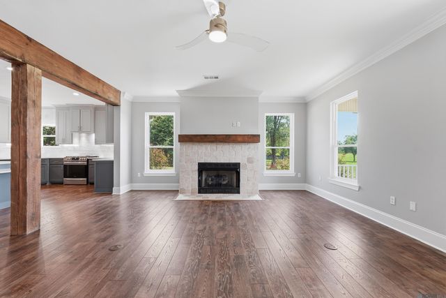 21915 Plank Rd, Zachary, LA 70791