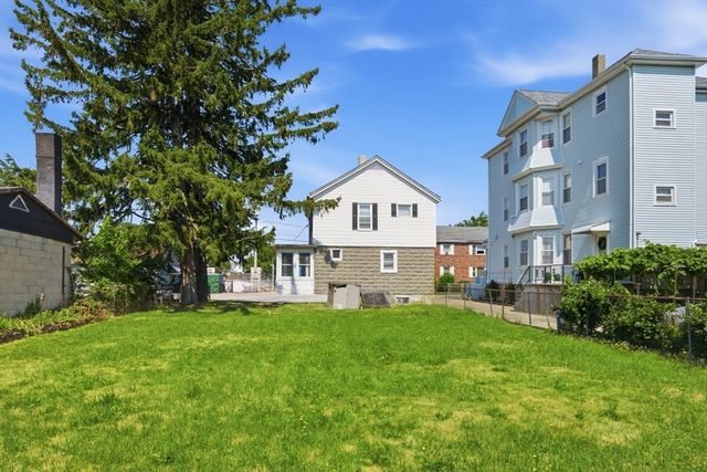 27 Johnson St, Fall River, MA 02723