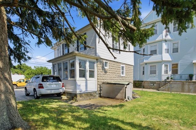 27 Johnson St, Fall River, MA 02723