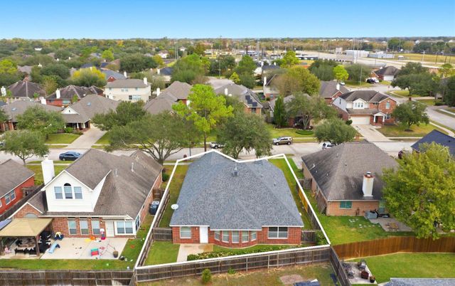 6706 Paigetree Lane, Pearland, TX 77584