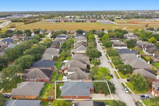 6706 Paigetree Lane, Pearland, TX 77584