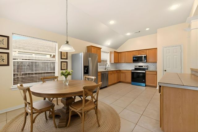 6706 Paigetree Lane, Pearland, TX 77584