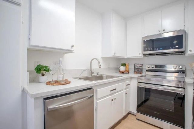 6330 Genesee Ave 318, San Diego, CA 92122