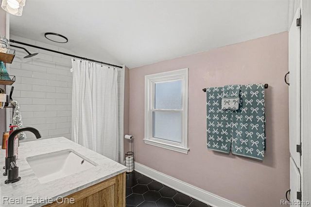 2119 Mountain Avenue, Flint, MI 48503