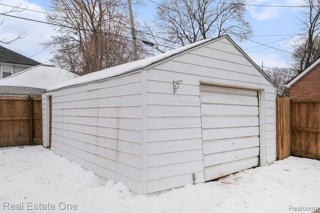 2119 Mountain Avenue, Flint, MI 48503