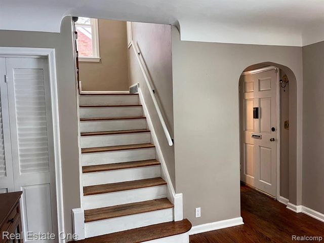 2119 Mountain Avenue, Flint, MI 48503