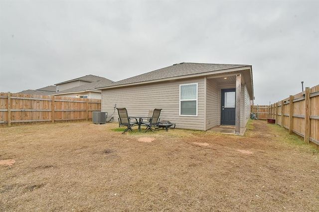 9504 NW 118th Street, Yukon, OK 73099