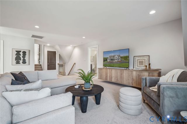 9008 Santee Ln, Mechanicsville, VA 23111