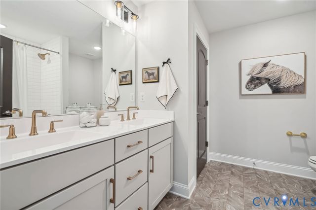 9008 Santee Ln, Mechanicsville, VA 23111