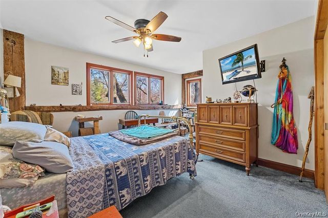 86 State Route 32 S, New Paltz, NY 12561