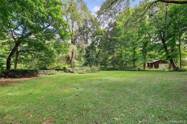 86 State Route 32 S, New Paltz, NY 12561