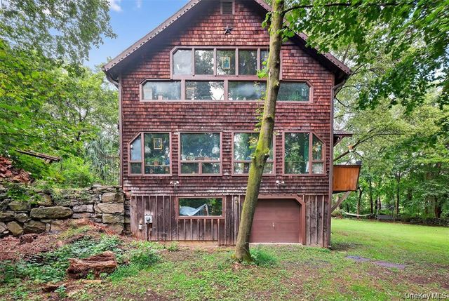 86 State Route 32 S, New Paltz, NY 12561