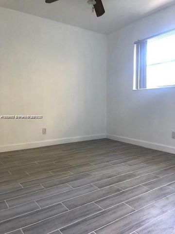 215 SW 10th St 0, Hallandale Beach, FL 33009