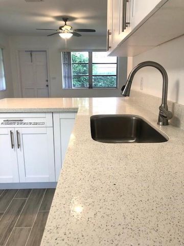 215 SW 10th St 0, Hallandale Beach, FL 33009