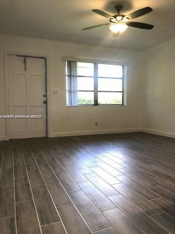 215 SW 10th St 0, Hallandale Beach, FL 33009