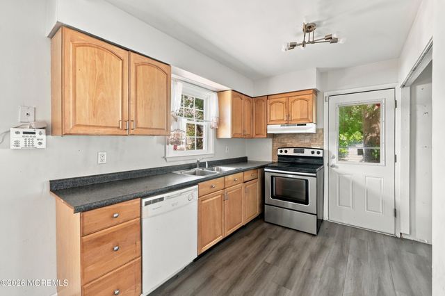 1024 Beachwood Boulevard, Beachwood, NJ 08722
